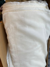 Load image into Gallery viewer, Silk Velvet off white - 1/2 meter