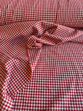 Load image into Gallery viewer, organic cotton gingham red/white - 1/2 meter
