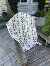 Load image into Gallery viewer, Southwest Blanket 59b

