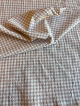 Load image into Gallery viewer, organic cotton gingham pink/white - 1/2 meter
