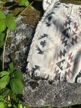 Load image into Gallery viewer, Southwest Blanket 59b
