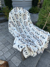 Load image into Gallery viewer, Southwest Blanket 59b

