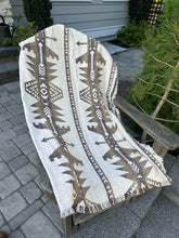 Load image into Gallery viewer, Southwest Blanket 27b
