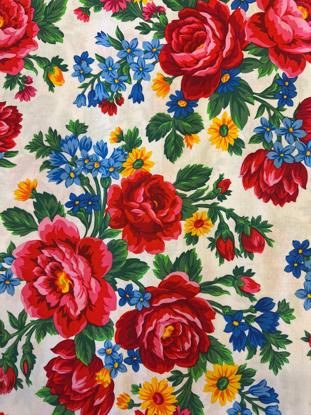 Quilting Cotton - Elizabeth Studios floral white/red - 1/2 metre