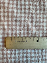 Load image into Gallery viewer, organic cotton gingham pink/white - 1/2 meter

